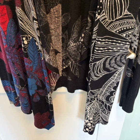 DESIGUAL open waterfall cardigan sz XS (S) black with multicolour floral pattern - Picture 8 of 16